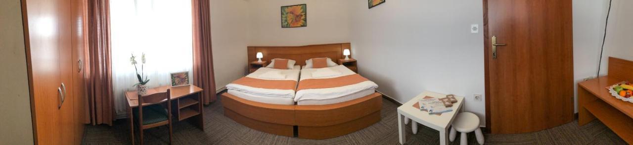 Hotel Restavracija In Prenocisca Carda Martjanci Exteriér fotografie